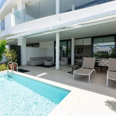 Venta de apartamento en planta baja en Higueron