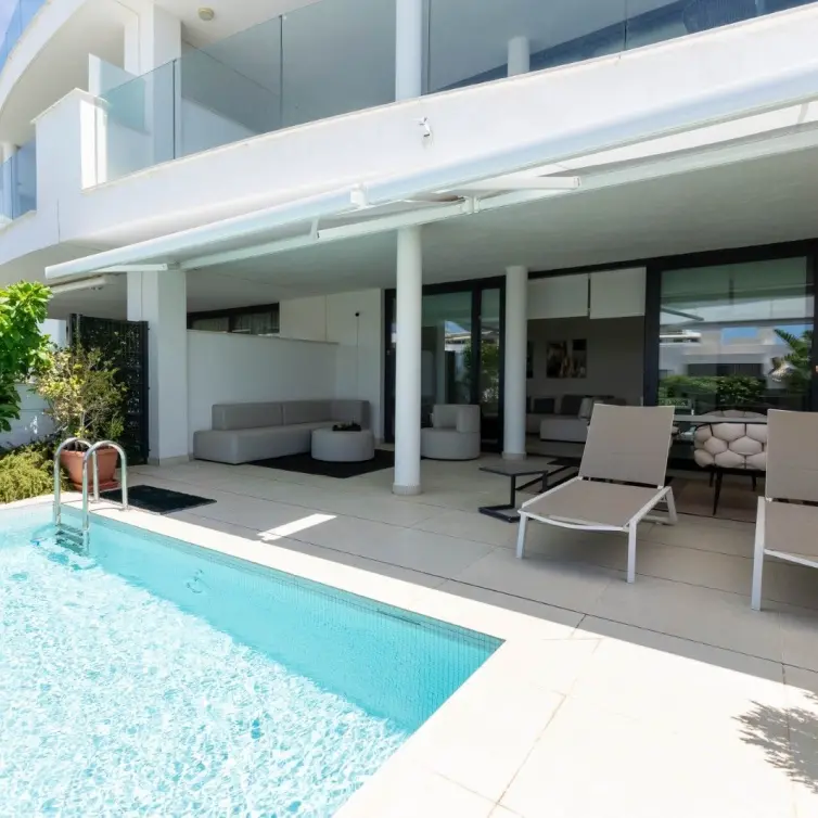 Sale of ground floor apartment in Higueron