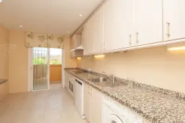 Image 4 thumb
