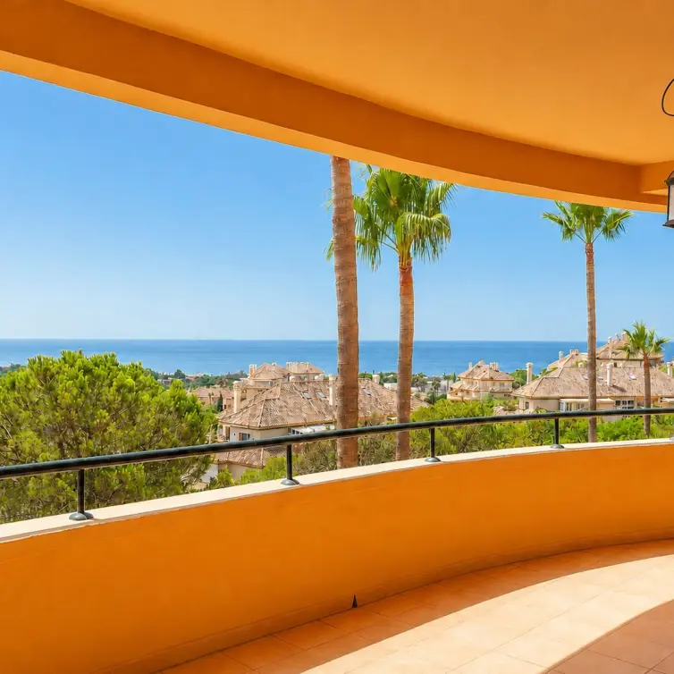 Sale of middle floor apartment in Elviria