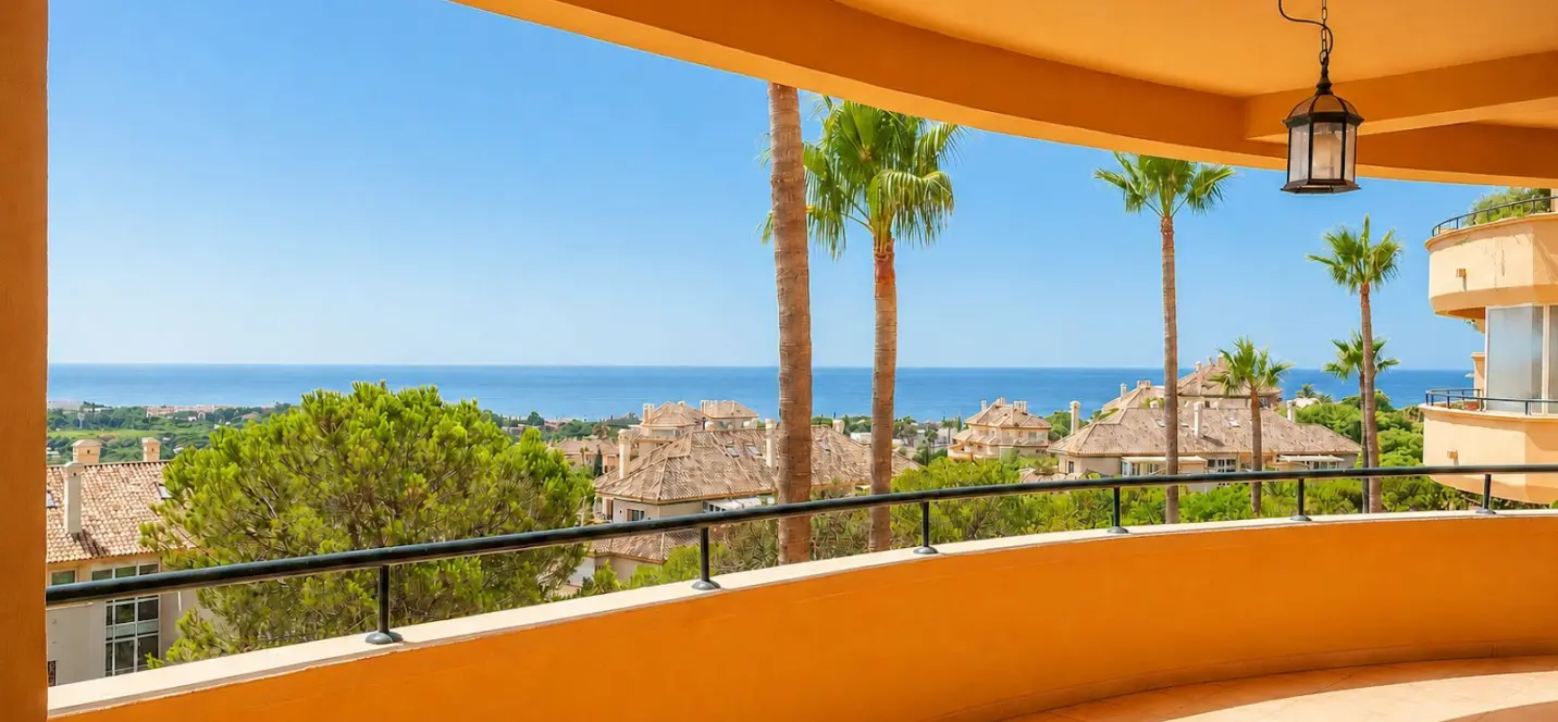 Sale of middle floor apartment in Elviria 0