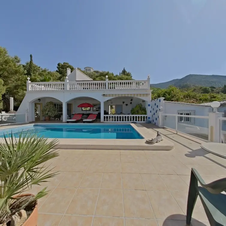 Sale of detached villa in Valtocado