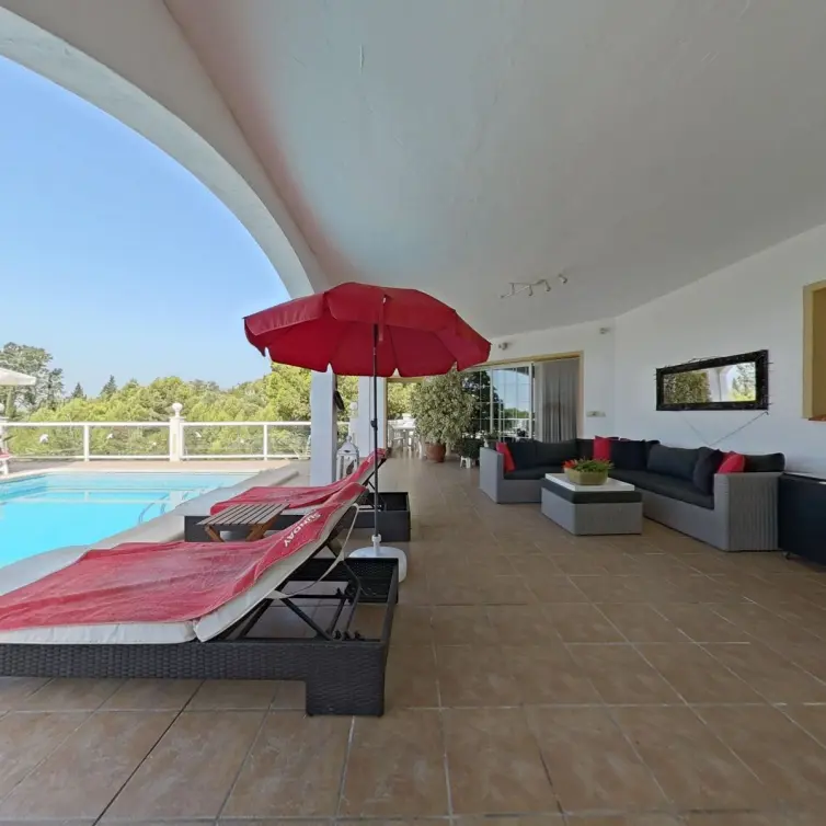Sale of detached villa in Valtocado