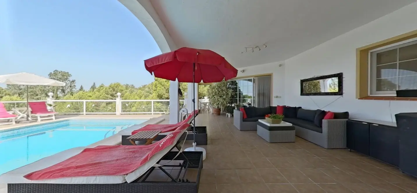 Sale of detached villa in Valtocado 1