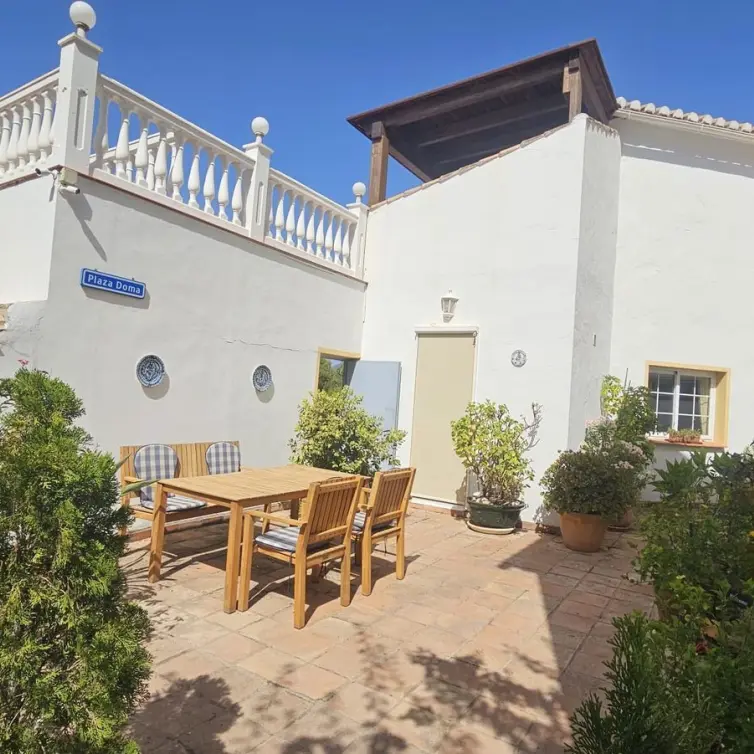 Sale of detached villa in Valtocado