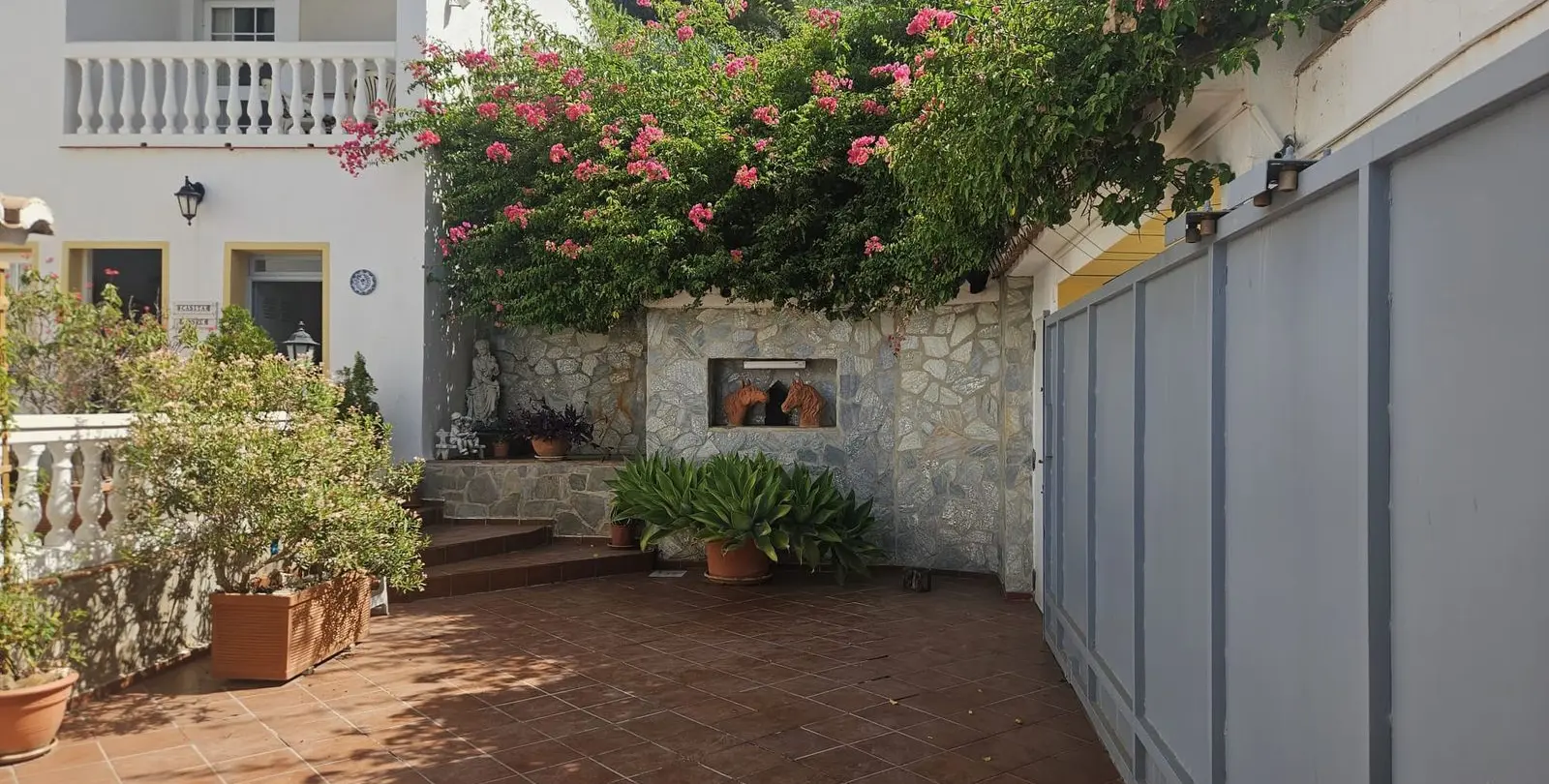 Sale of detached villa in Valtocado 10