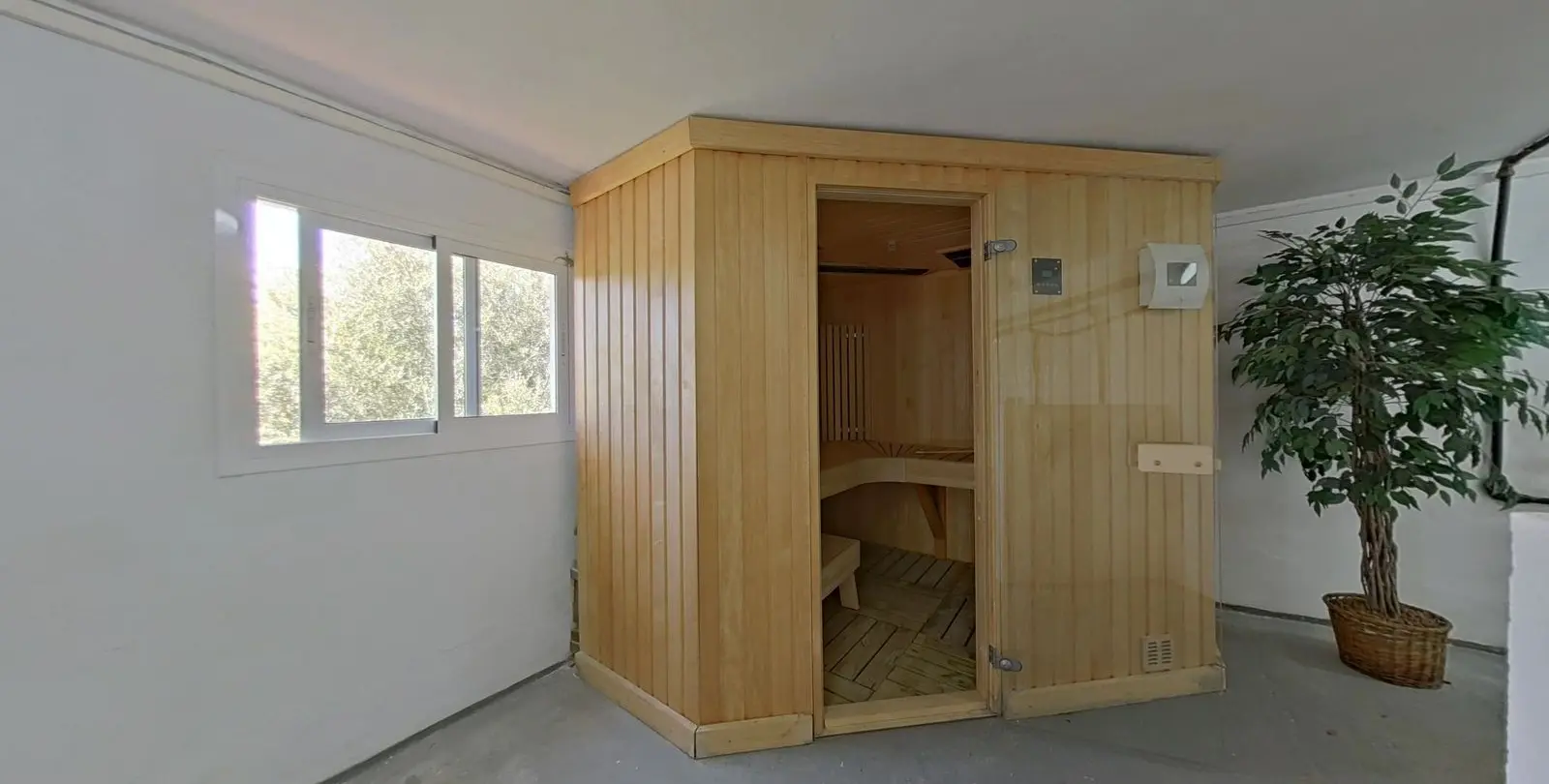 Sale of detached villa in Valtocado 19