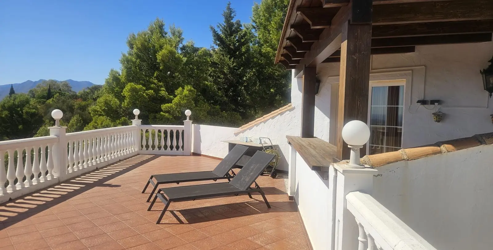 Sale of detached villa in Valtocado 10