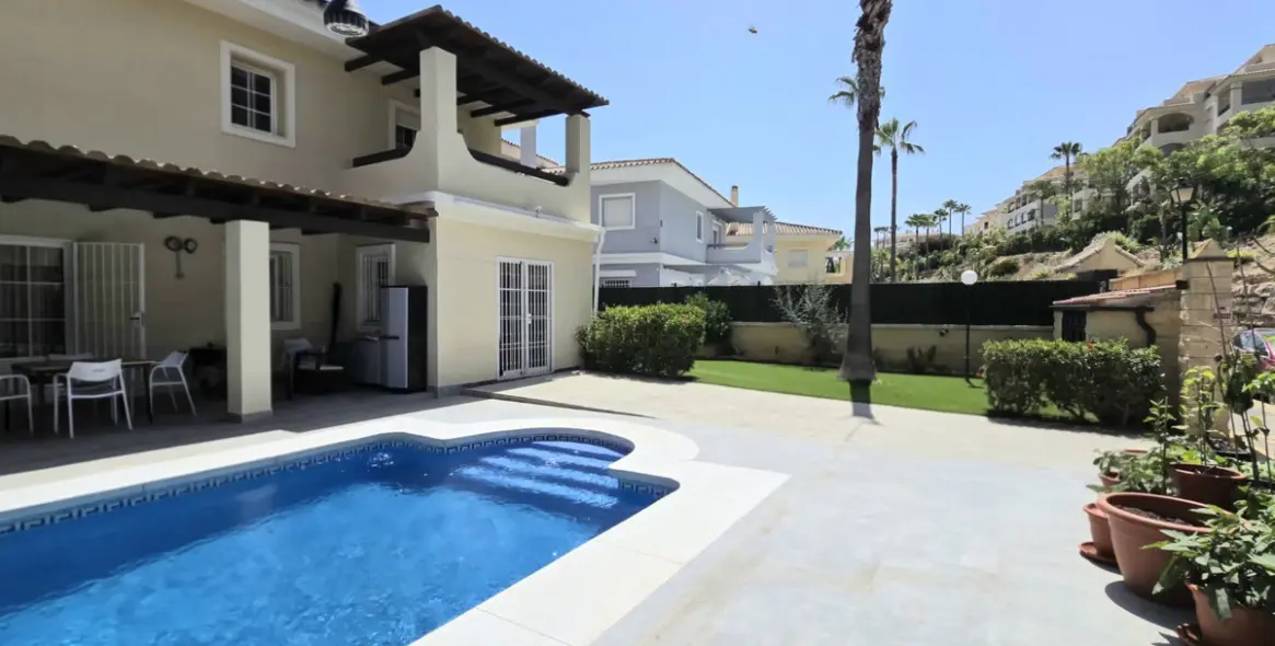 Sale of detached villa in La Cala Hills 1