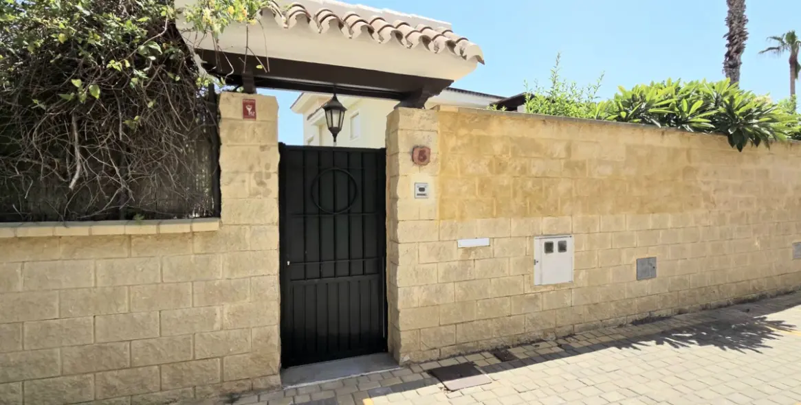 Sale of detached villa in La Cala Hills 2