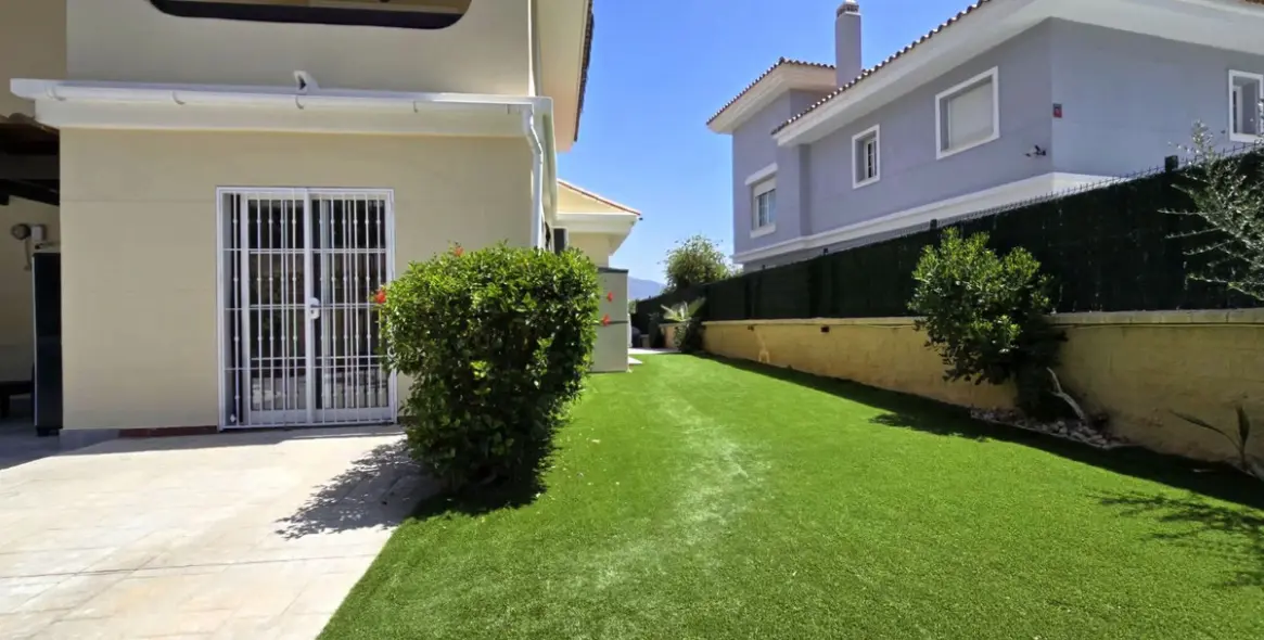 Sale of detached villa in La Cala Hills 3