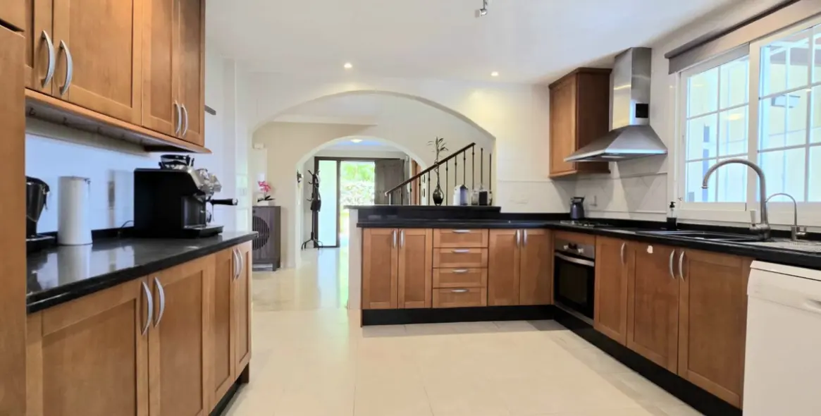 Sale of detached villa in La Cala Hills 12