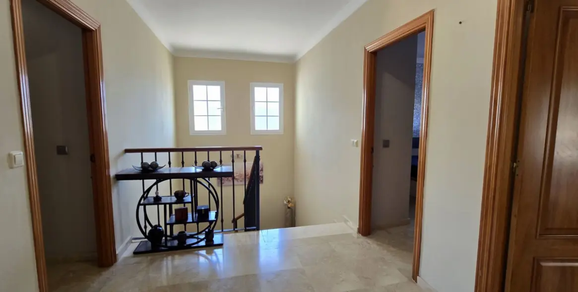 Sale of detached villa in La Cala Hills 28