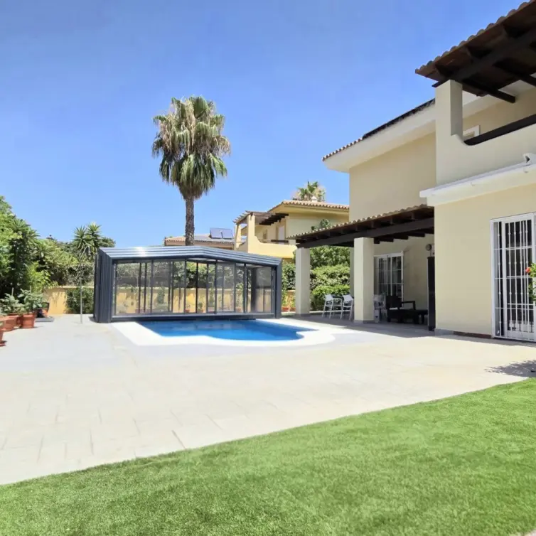 Venta de villa independiente en La Cala Hills