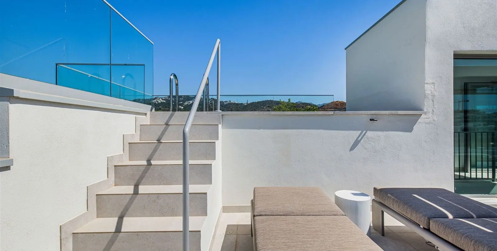 Sale of penthouse duplex in Santa Clara 35