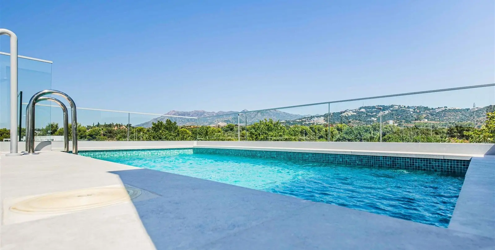 Sale of penthouse duplex in Santa Clara 36