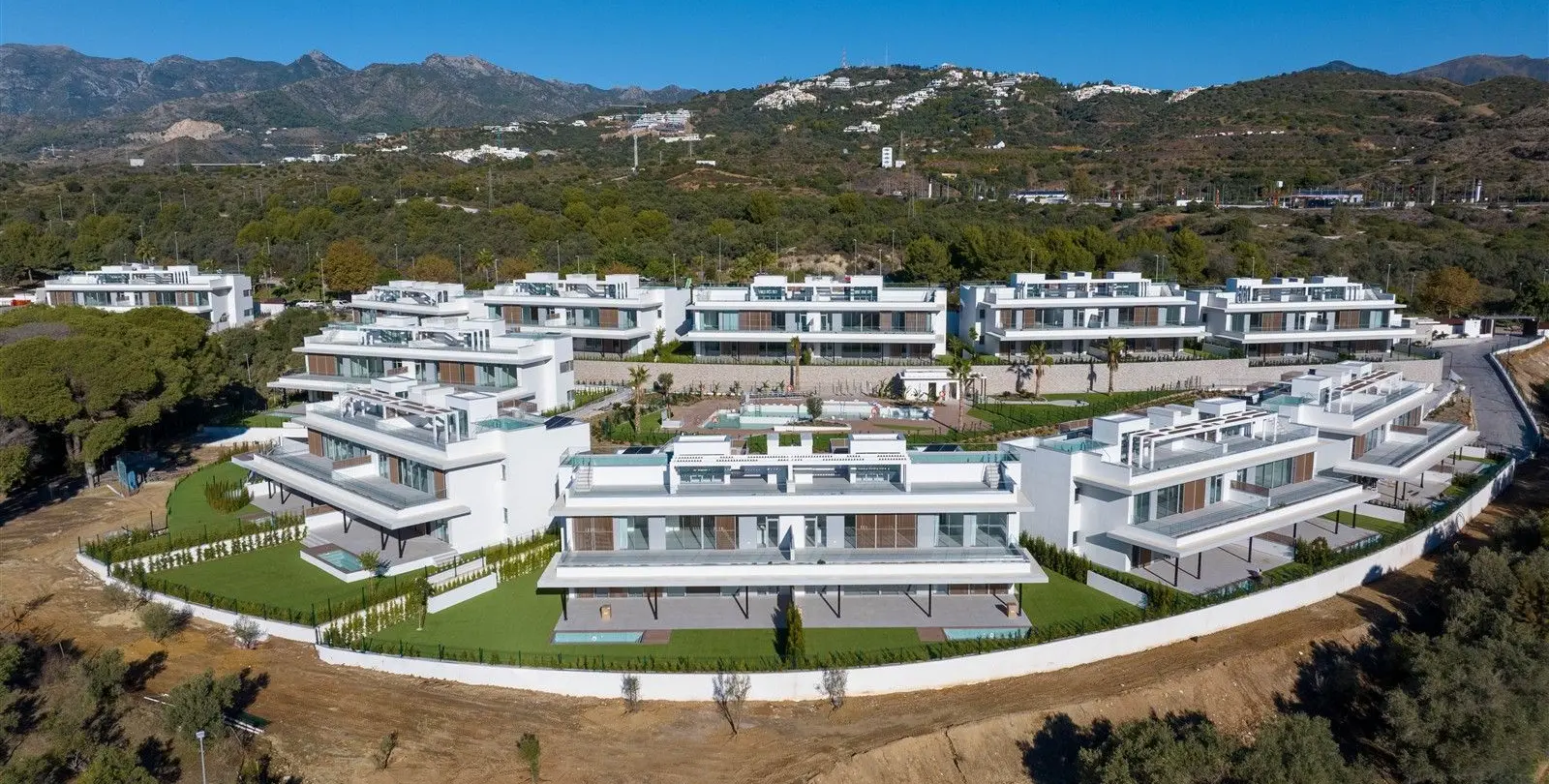 Sale of penthouse duplex in Santa Clara 52