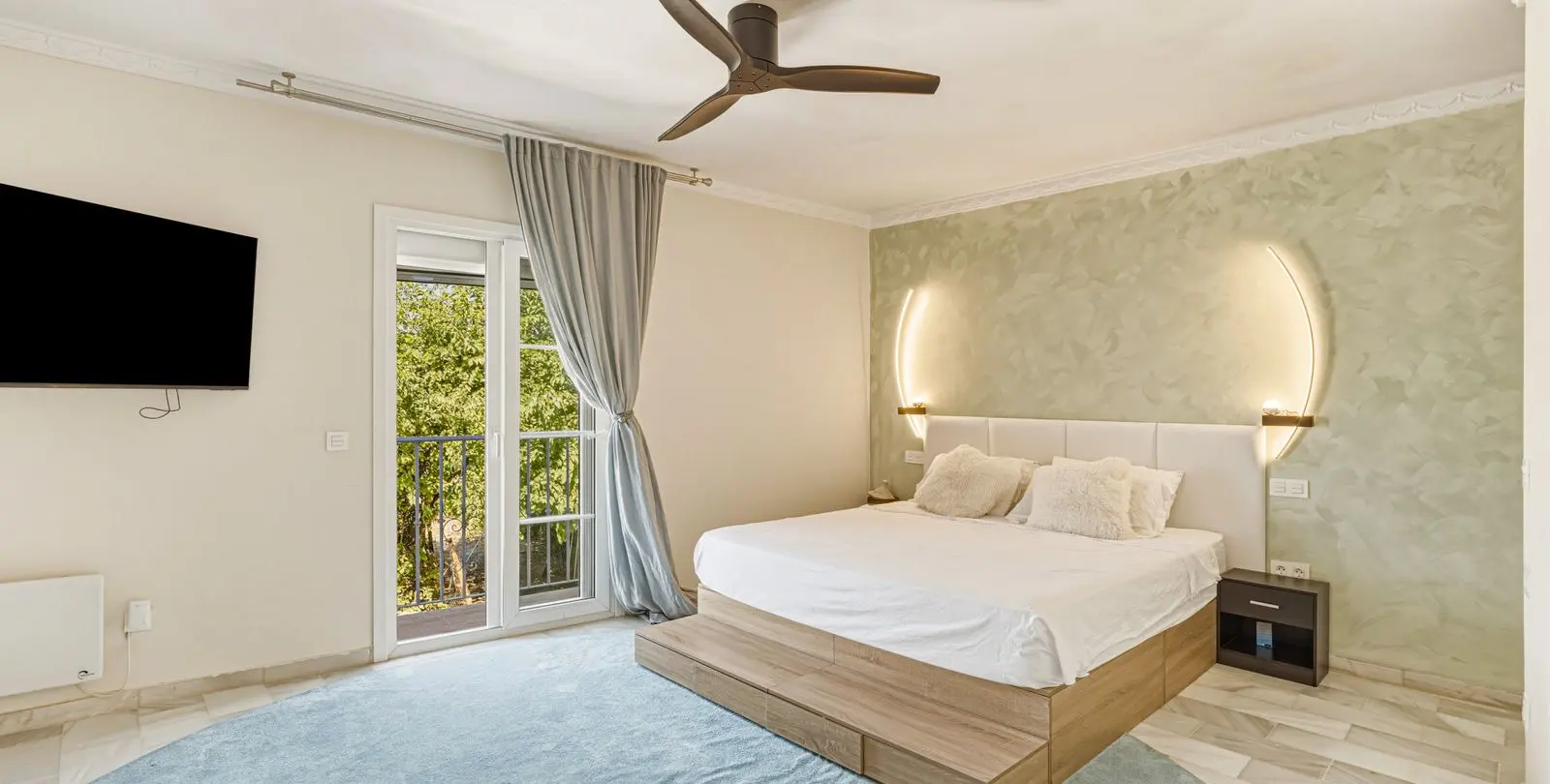 Sale of townhouse in Cancelada 4