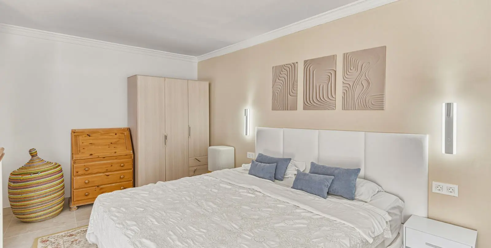 Sale of townhouse in Cancelada 7