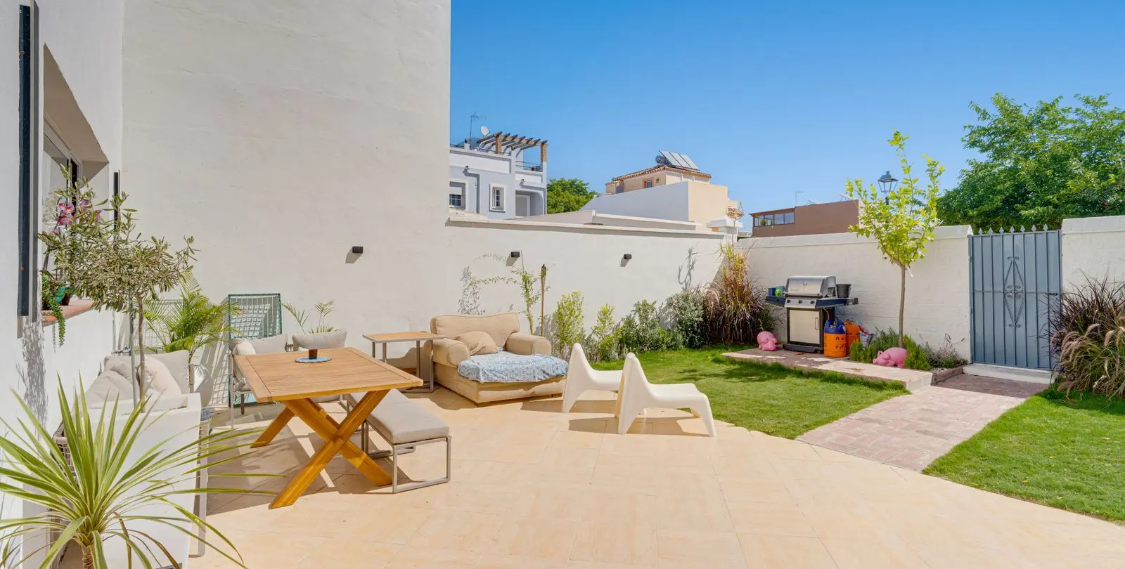 Sale of townhouse in Cancelada 17