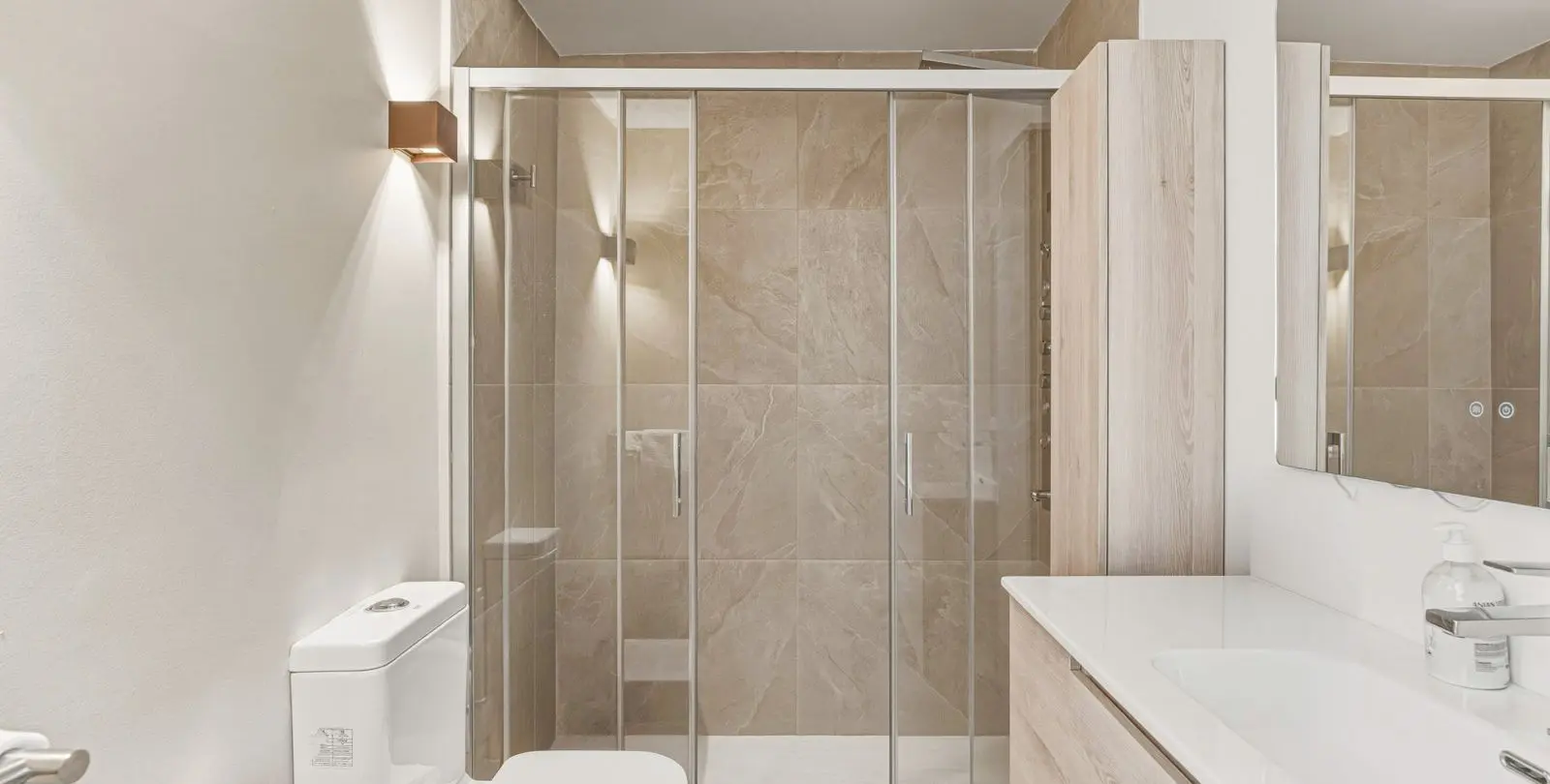 Sale of townhouse in Cancelada 18