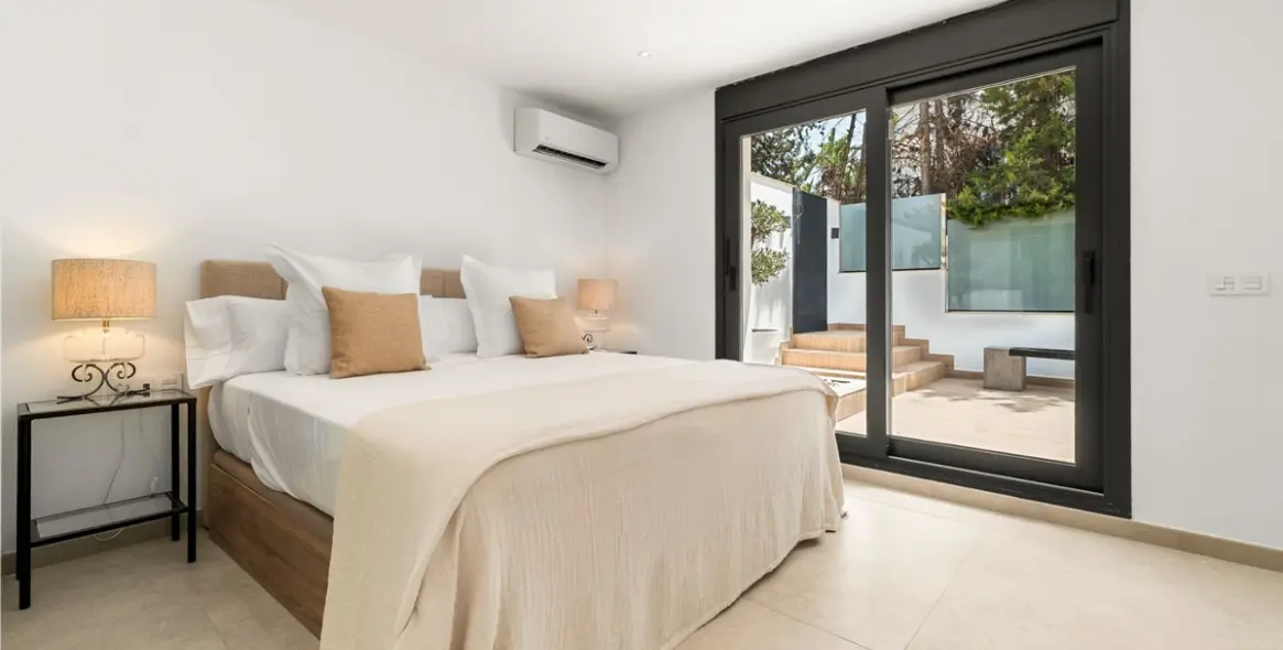 Venta de villa independiente en Nueva Andalucía 16