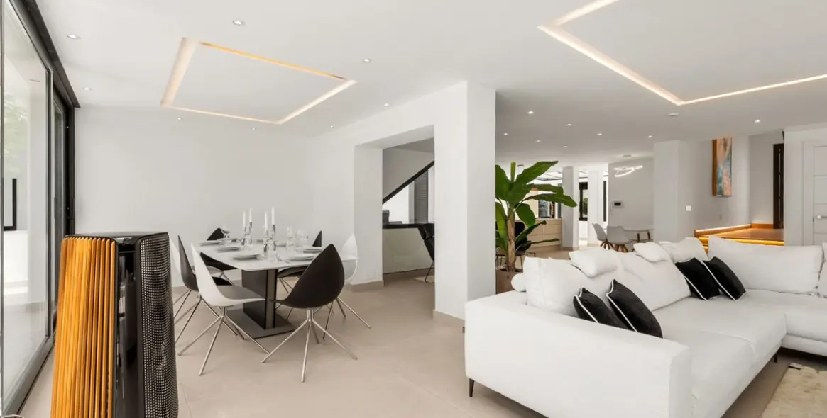 Venta de villa independiente en Nueva Andalucía 23