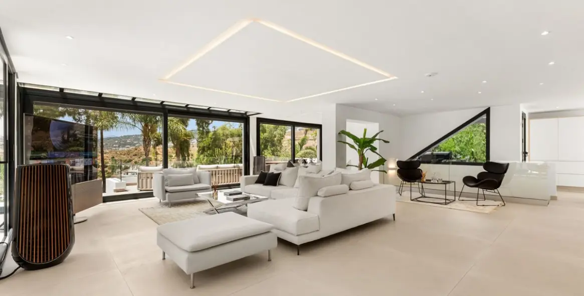 Venta de villa independiente en Nueva Andalucía 24