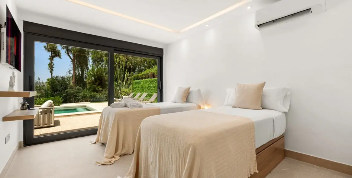 Venta de villa independiente en Nueva Andalucía 26