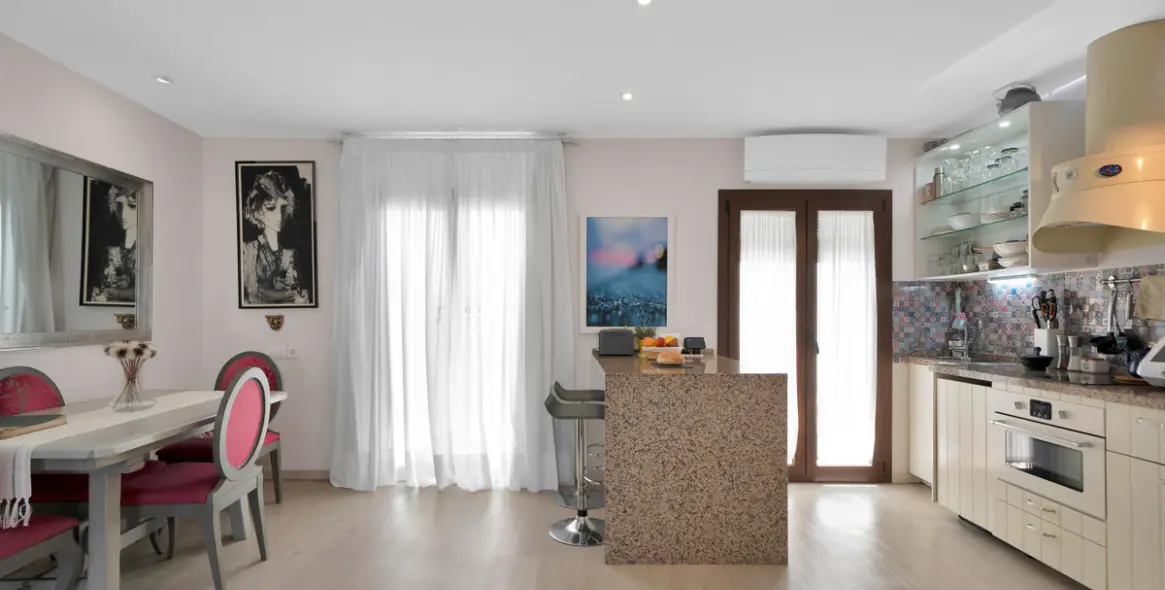 Venta de local comercial en Marbella 24