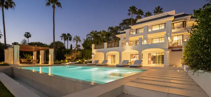 Venta de villa independiente en Nueva Andalucía 2
