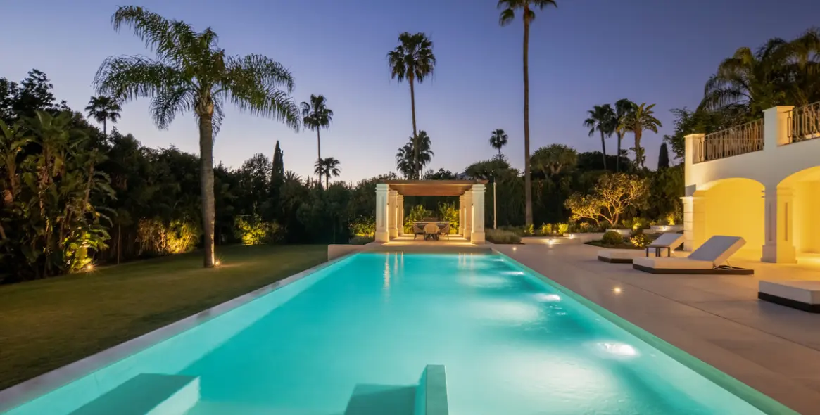 Sale of detached villa in Nueva Andalucía 4