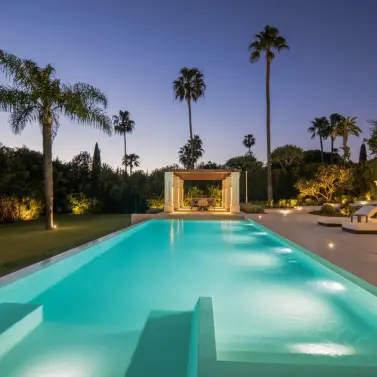 Venta de villa independiente en Nueva Andalucía