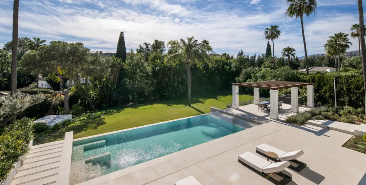 Sale of detached villa in Nueva Andalucía 9