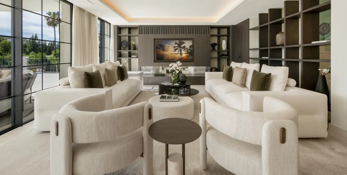 Sale of detached villa in Nueva Andalucía 13