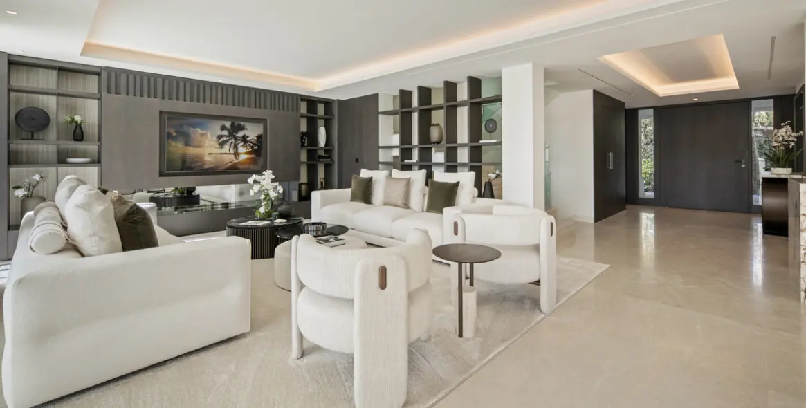 Sale of detached villa in Nueva Andalucía 15