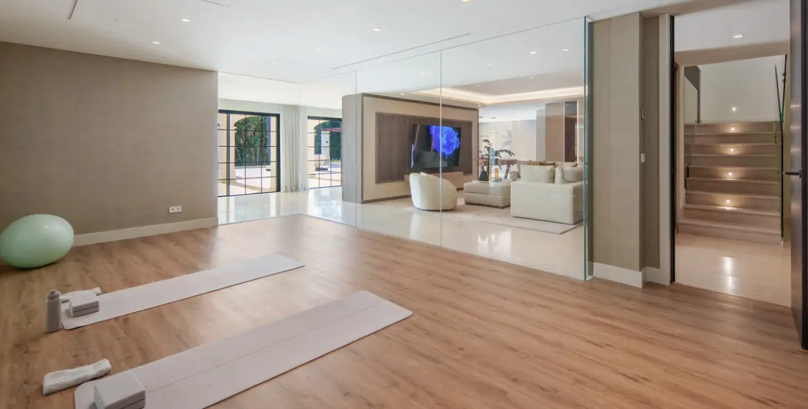 Sale of detached villa in Nueva Andalucía 17