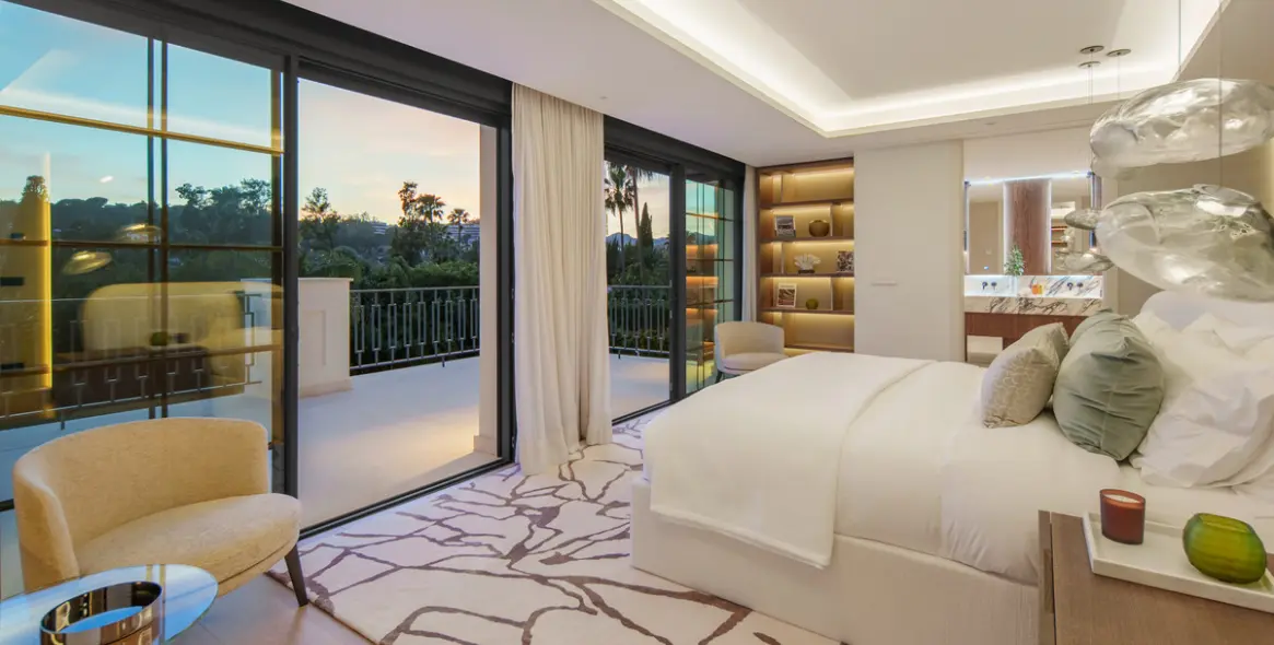 Sale of detached villa in Nueva Andalucía 19