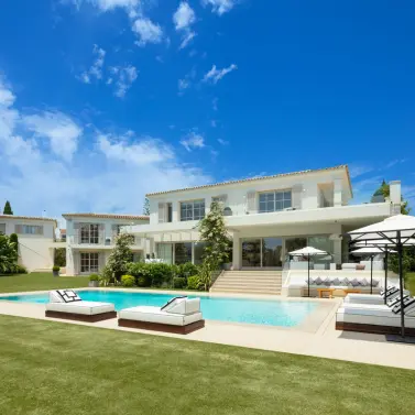 Venta de villa independiente en Aloha