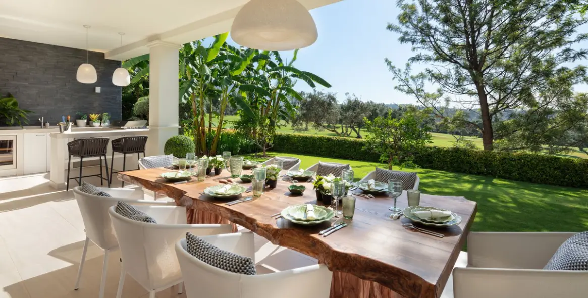 Sale of detached villa in Aloha 8