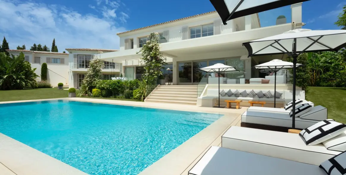 Sale of detached villa in Aloha 46