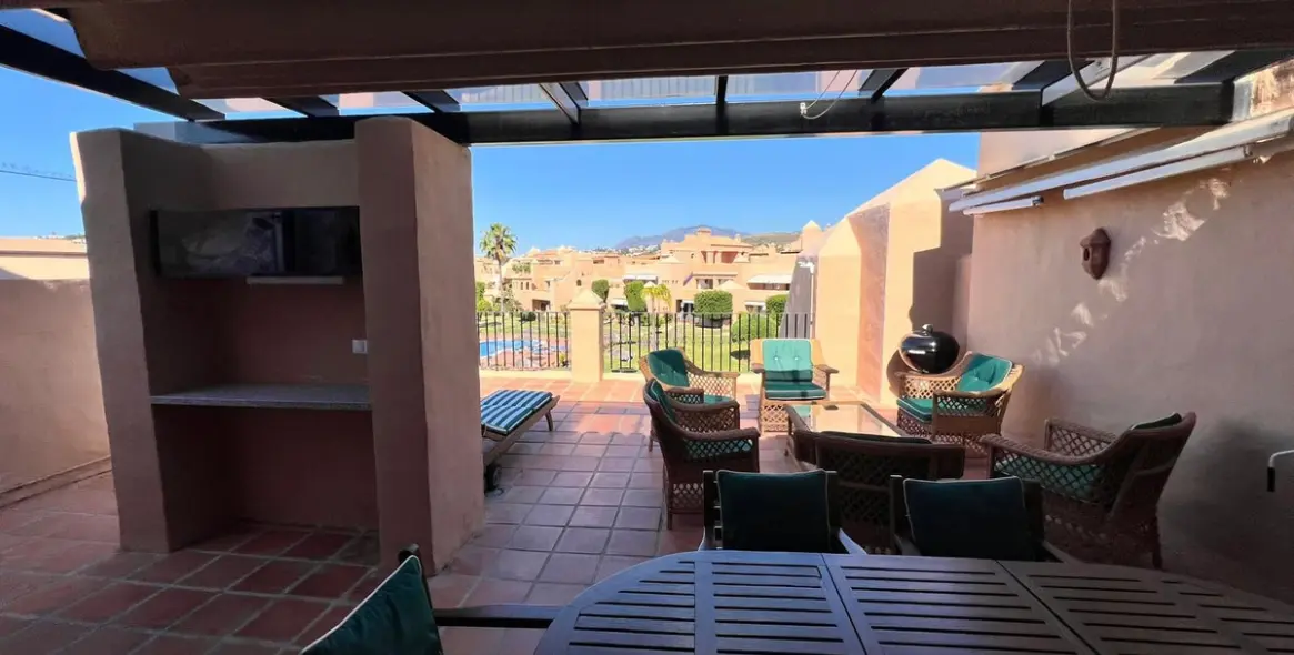 Long-term rent of penthouse in Guadalmina Alta 3
