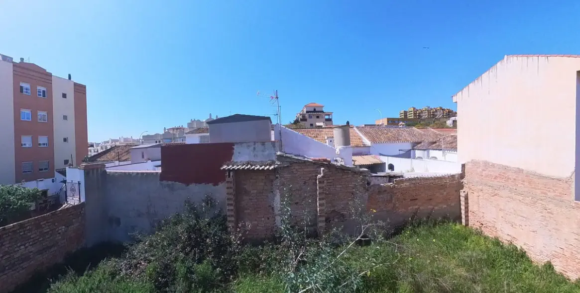 Sale of residential plot in Teatinos 11