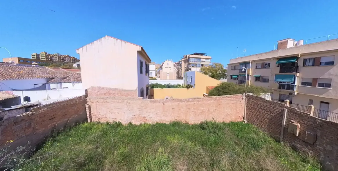 Sale of residential plot in Teatinos 16