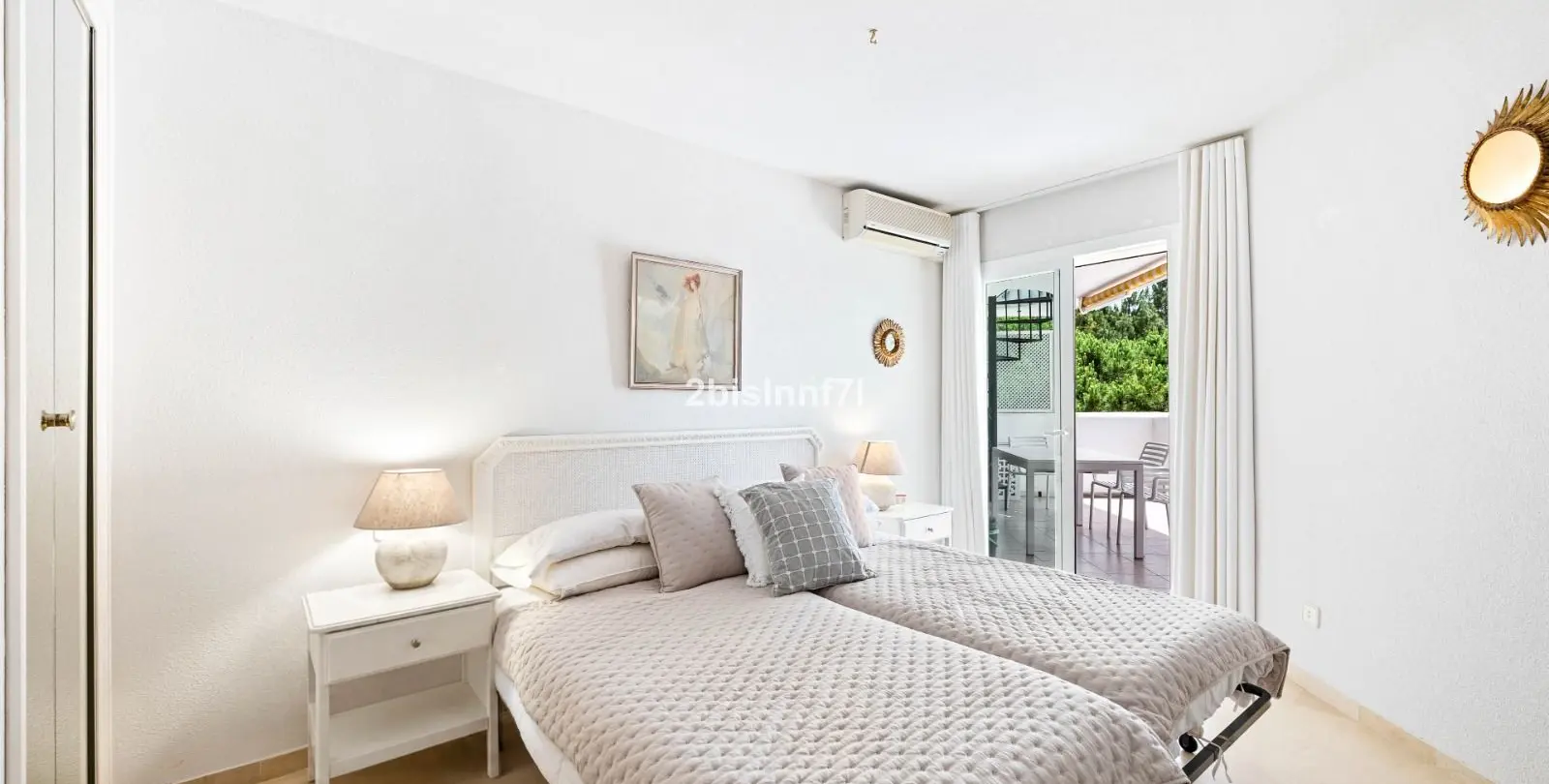 Sale of penthouse in Calahonda 13