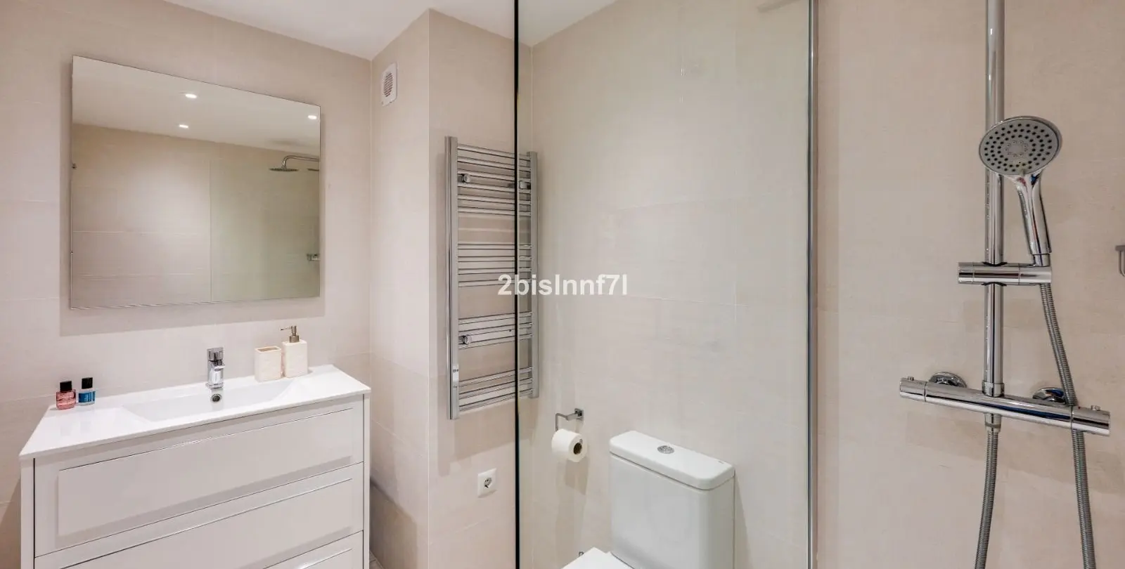 Sale of penthouse in Calahonda 18