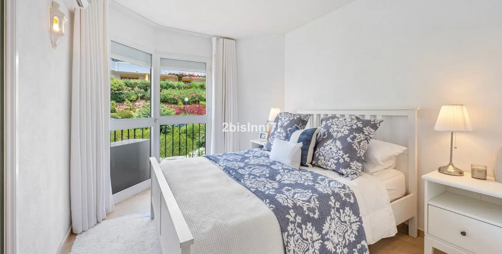 Sale of penthouse in Calahonda 19