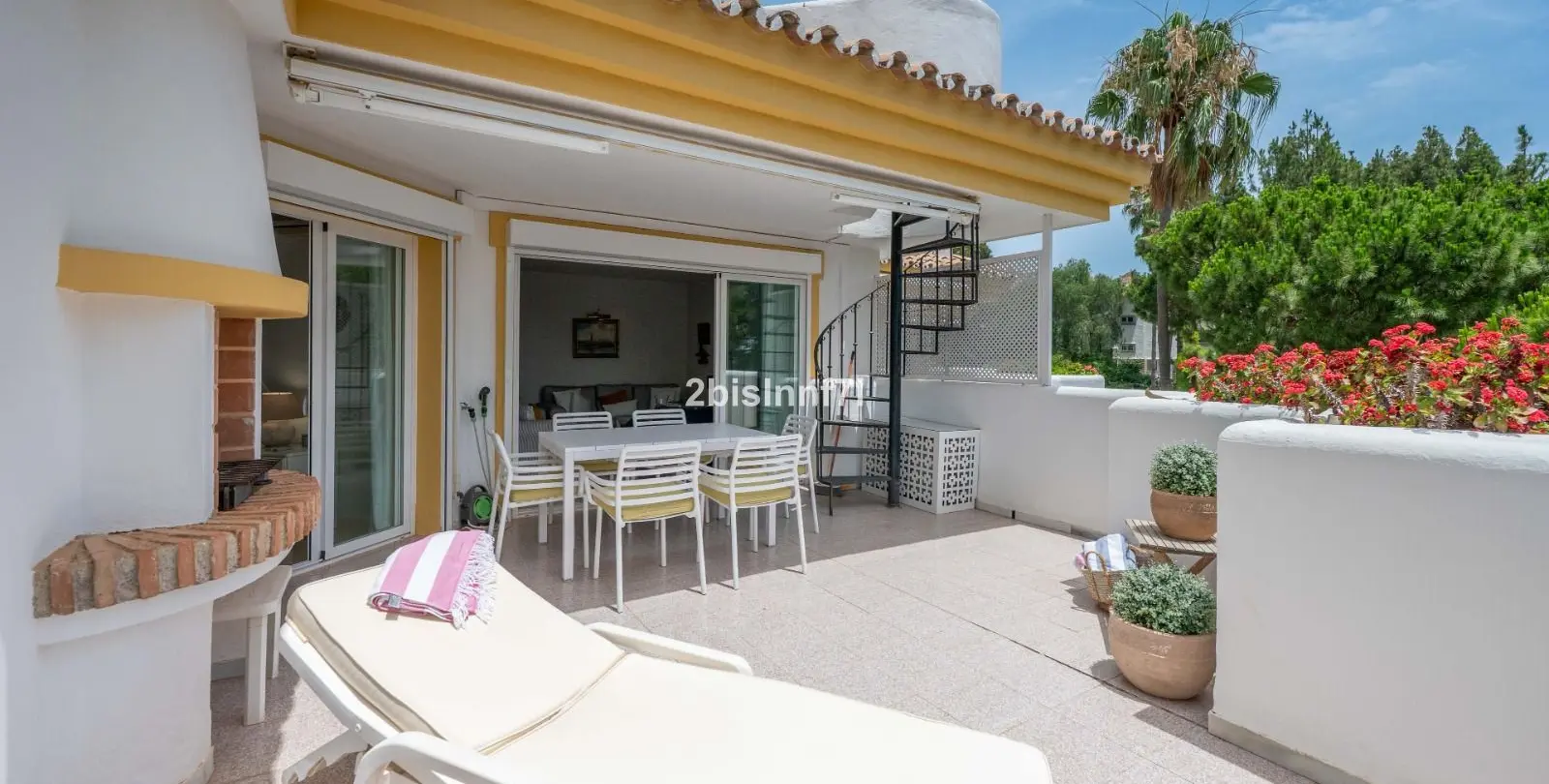 Sale of penthouse in Calahonda 22