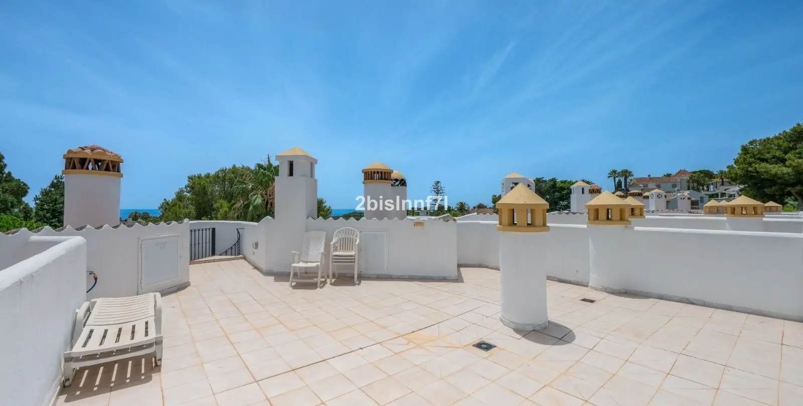 Sale of penthouse in Calahonda 24