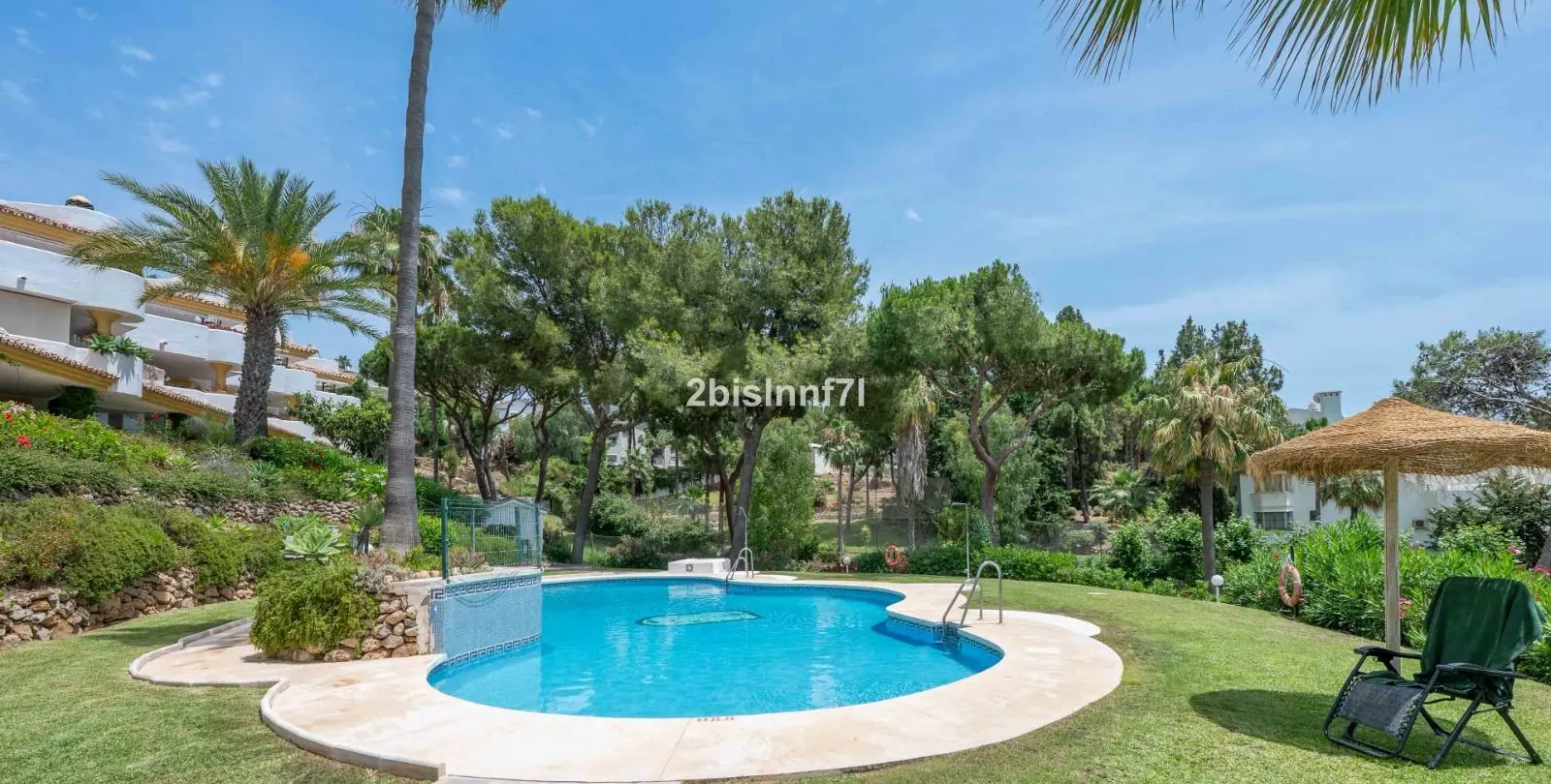 Sale of penthouse in Calahonda 26